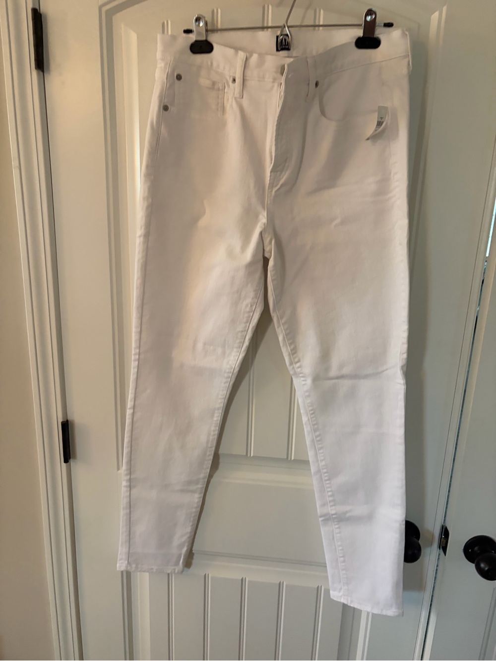 GAP White Skinny Jeans - Classic Five-Pocket Fit